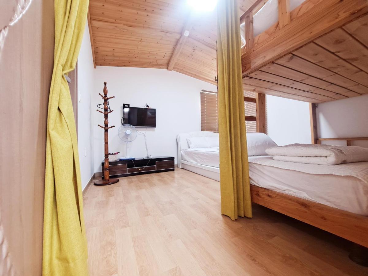 Holiday home Gillime *